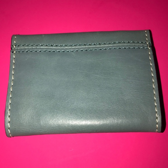 SMALL WALLET!! - Picture 4 of 5